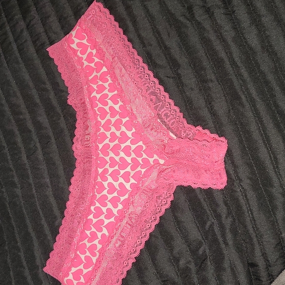Victoria's Secret - Picture 1 of 3